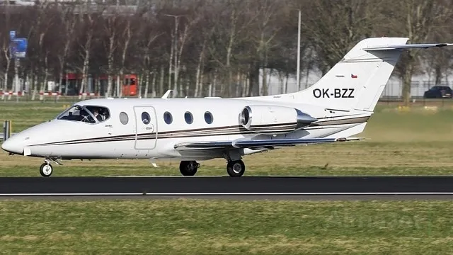 Hawker 400 A