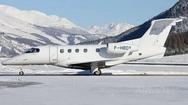 Embraer Phenom 300