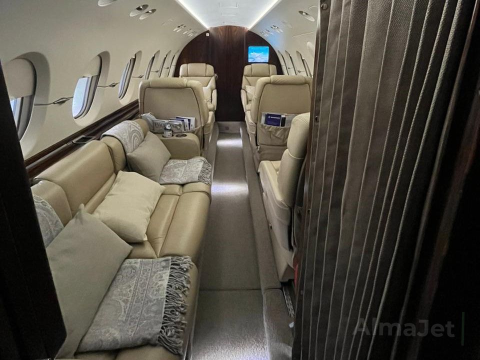 Hawker 900XP